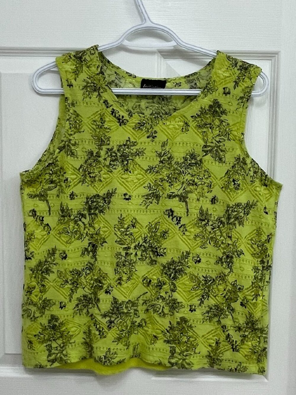 Initiatives Chartreuse Green Black Floral Textured Knit Crop Tank Top Large